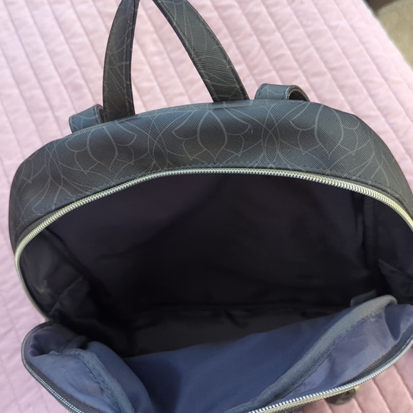 Karma backpack - Picture 2 of 3